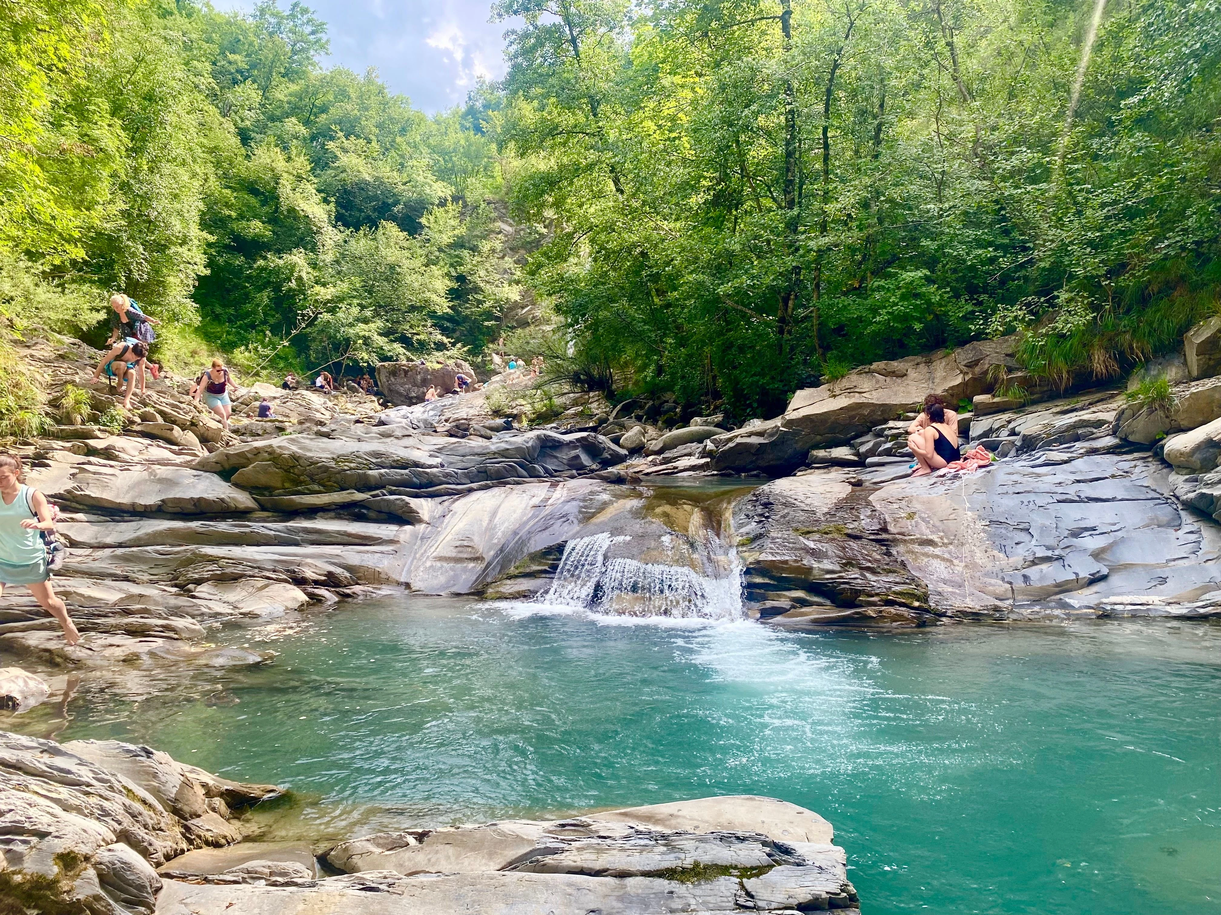 Golfarone Waterfall & Canyon